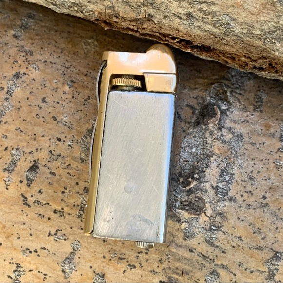 Vintage Japanese Made Credit Suisse Gold Bar Lighter GUC - Picture 9 of 13